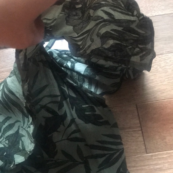 Old Navy Topical Top - Picture 6 of 8